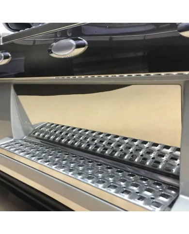 TXTV-1408 - Volvo VN Models Front Step Insert (2006+)