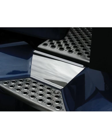 (BOX) STAINLESS 2007+ KENWORTH T660, T680, T700 BACK UPPER STEP KICK PLATE (BOX) STAINLESS 2007+ KENWORTH T660, T680, T700 BACK UPPER STEP KICK PLATE