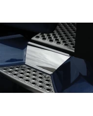 (BOX) STAINLESS 2007+ KENWORTH T660, T680, T700 BACK UPPER STEP KICK PLATE