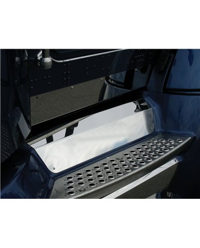 (BOX) STAINLESS 2007-09 KENWORTH T660 FRONT UPPER STEP KICK PLATE (BOX) STAINLESS 2007-09 KENWORTH T660 FRONT UPPER STEP KICK PLATE