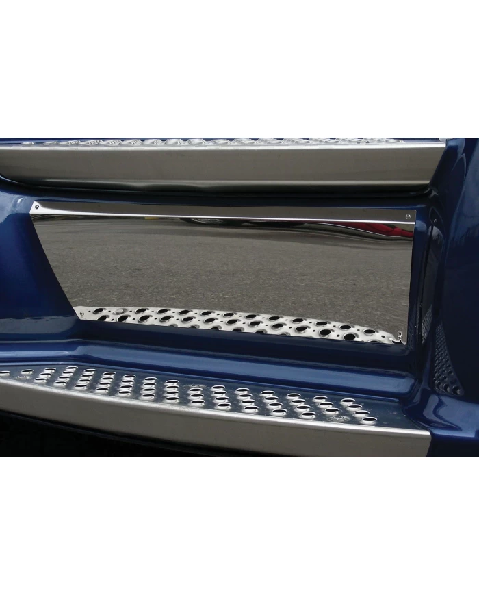 (BOX) STAINLESS 2007+ KENWORTH T660 FRONT LOWER STEP KICK PLATE