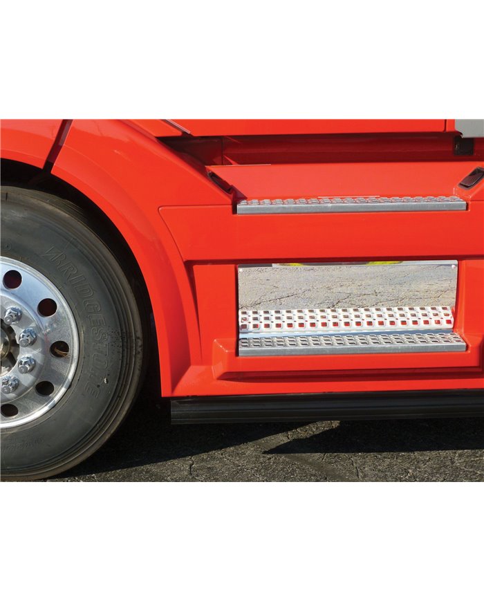 (CARD) STAINLESS 2006+ VOLVO VNL FRONT LOWER STEP KICK PLATE