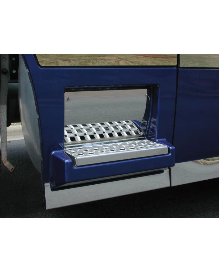 (CARD) STAINLESS 2003-05 VOLVO VN BACK LOWER STEP KICK PLATE