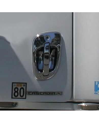 (CARD) CHROME PLASTIC FREIGHTLINER EXTERIOR DOOR HANDLE COVER - DRIVER (CARD) CHROME PLASTIC FREIGHTLINER EXTERIOR DOOR HANDLE COVER - DRIVER