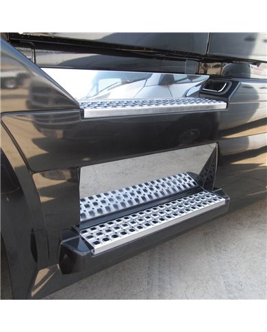 Volvo VN Models Front Kick Panel Trim (2003+) Volvo VN Models Front Kick Panel Trim (2003+)