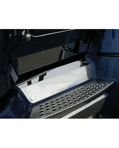 UP29054-Stainless 2007-2017 Kenworth T660 (EPA) Front Upper Step Kick Plate