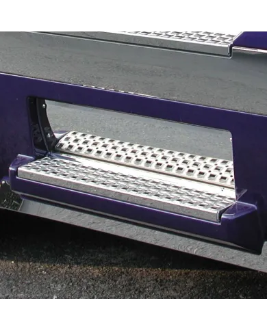 UP29062-Polished Stainless Steel Lower Front Step Kick Plates For 2003-05 Volvo VN Series